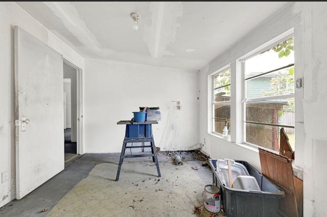 209 Frawley Street, Houston, TX 77009