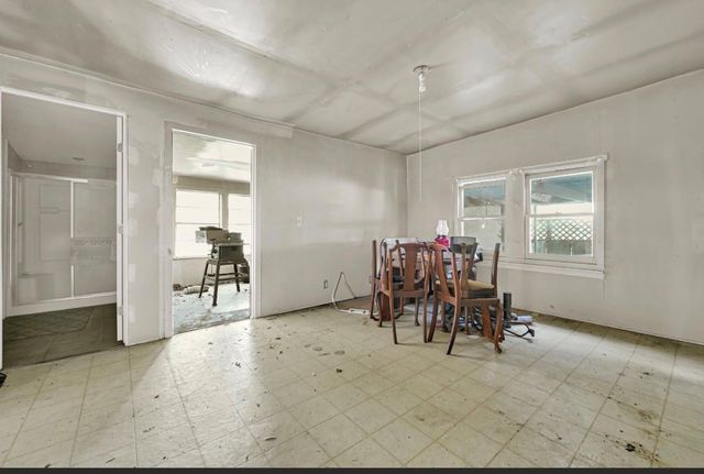 209 Frawley Street, Houston, TX 77009