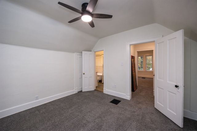 725 40th Street, Des Moines, IA 50312