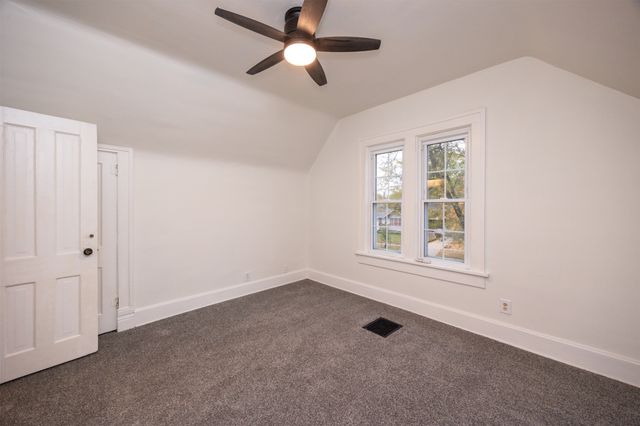 725 40th Street, Des Moines, IA 50312