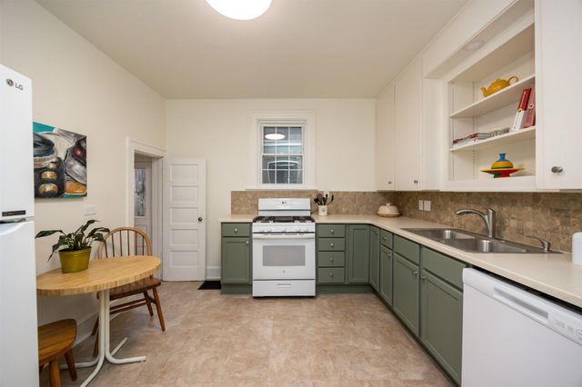 725 40th Street, Des Moines, IA 50312