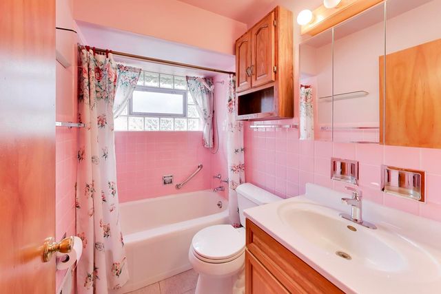 7300 W Bryn Mawr Avenue, Chicago, IL 60631