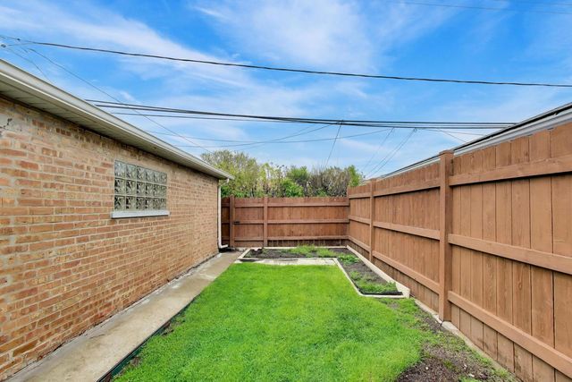 7300 W Bryn Mawr Avenue, Chicago, IL 60631