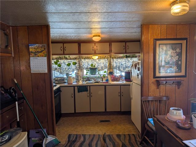 210 Summit Road, Foster Town, PA 16701