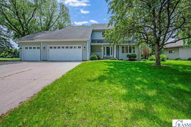 2326 Snowbird Lane, North Mankato, MN 56003