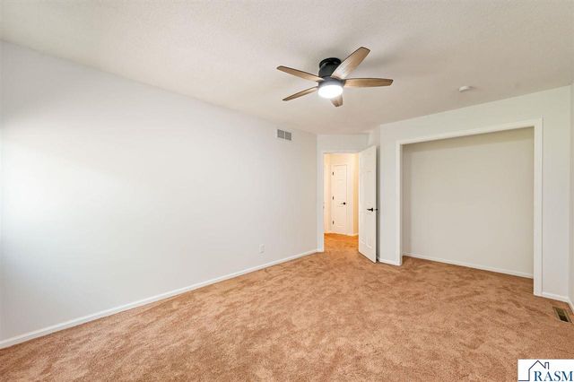 2326 Snowbird Lane, North Mankato, MN 56003