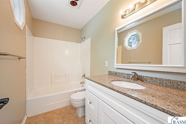 2326 Snowbird Lane, North Mankato, MN 56003