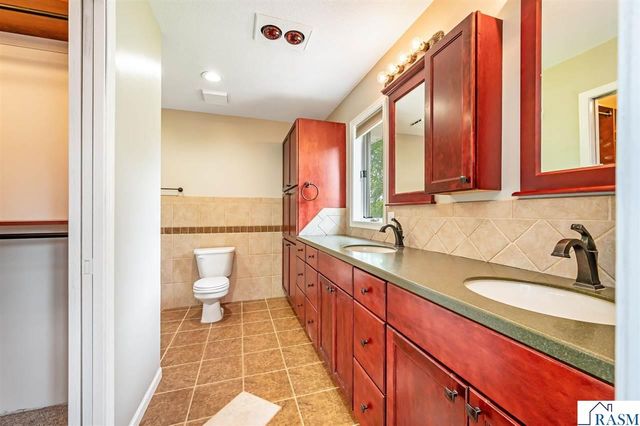 2326 Snowbird Lane, North Mankato, MN 56003