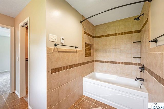 2326 Snowbird Lane, North Mankato, MN 56003