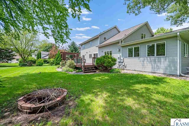 2326 Snowbird Lane, North Mankato, MN 56003