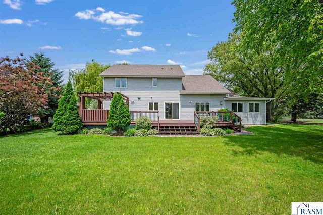2326 Snowbird Lane, North Mankato, MN 56003