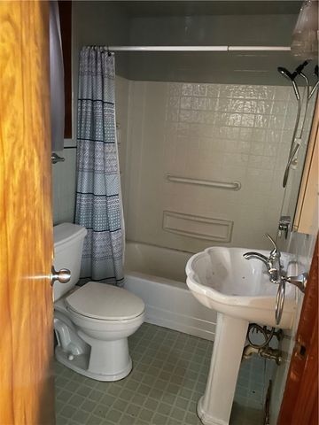 702 Lookout Ave, Charleroi Boro, PA 15022