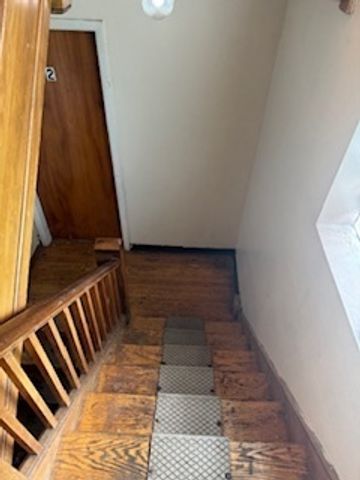 8825 S Cottage Grove Avenue, Chicago, IL 60619