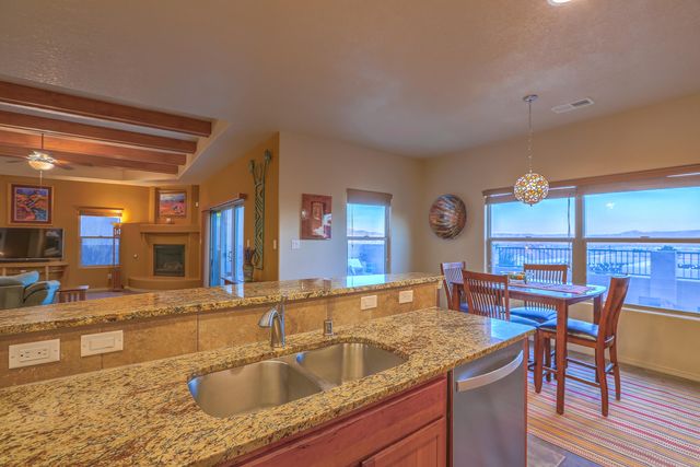 8904 Desert Rain Road NW, Albuquerque, NM 87120