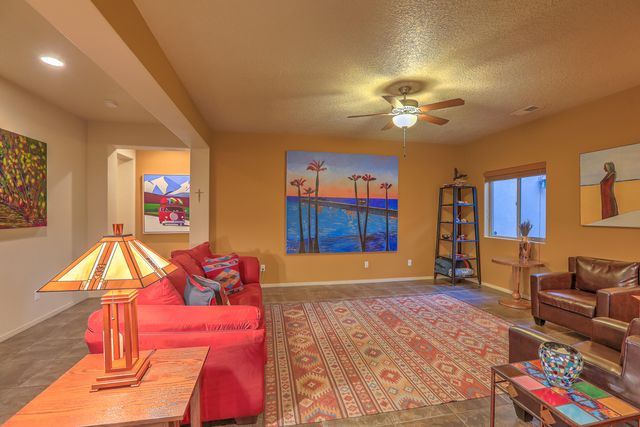 8904 Desert Rain Road NW, Albuquerque, NM 87120