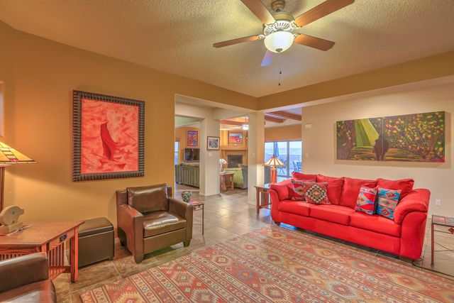 8904 Desert Rain Road NW, Albuquerque, NM 87120