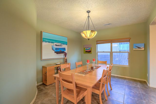 8904 Desert Rain Road NW, Albuquerque, NM 87120