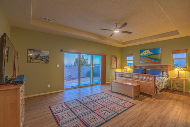 8904 Desert Rain Road NW, Albuquerque, NM 87120