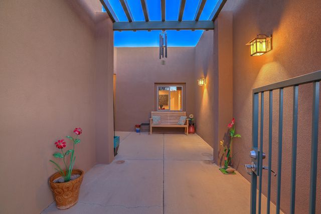 8904 Desert Rain Road NW, Albuquerque, NM 87120