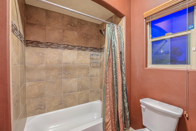 8904 Desert Rain Road NW, Albuquerque, NM 87120