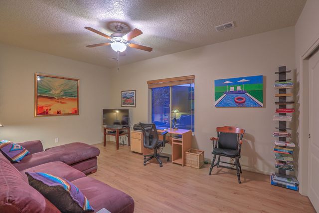 8904 Desert Rain Road NW, Albuquerque, NM 87120