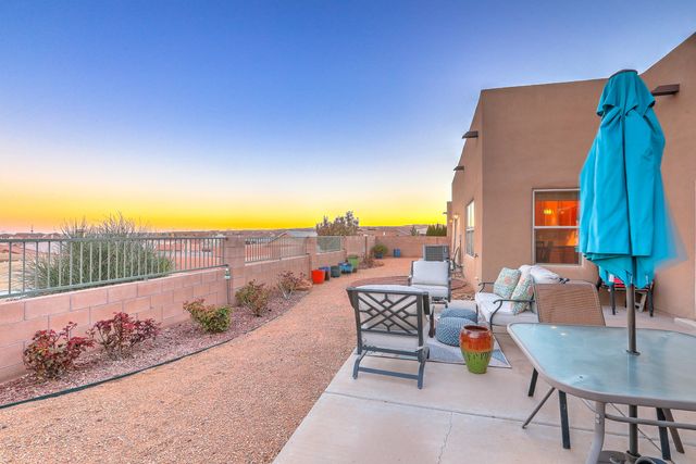 8904 Desert Rain Road NW, Albuquerque, NM 87120