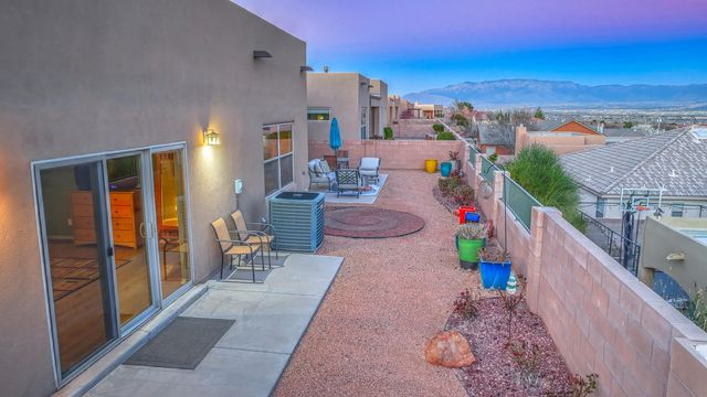 8904 Desert Rain Road NW, Albuquerque, NM 87120