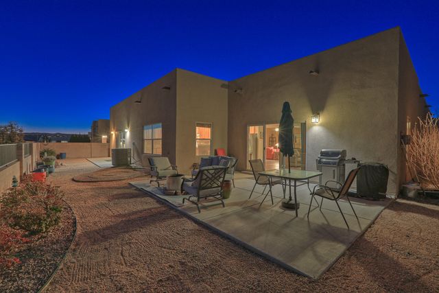 8904 Desert Rain Road NW, Albuquerque, NM 87120