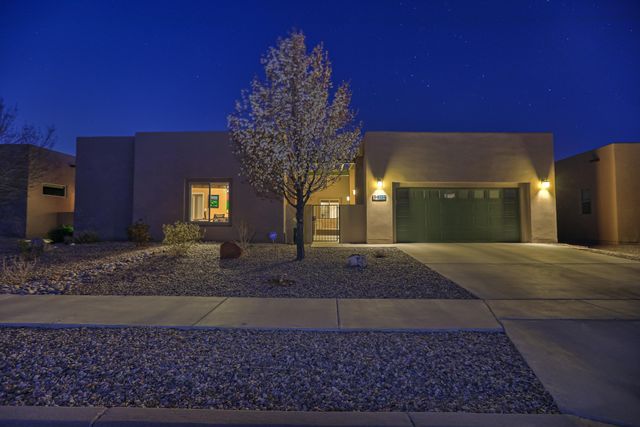 8904 Desert Rain Road NW, Albuquerque, NM 87120
