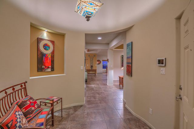 8904 Desert Rain Road NW, Albuquerque, NM 87120