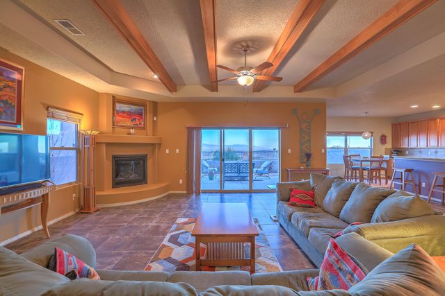 8904 Desert Rain Road NW, Albuquerque, NM 87120