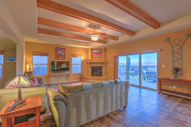 8904 Desert Rain Road NW, Albuquerque, NM 87120