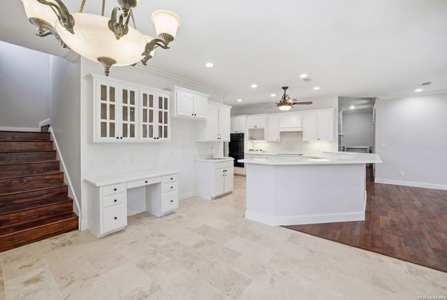2003 VISTA RIDGE DR, Kerrville, TX 78028