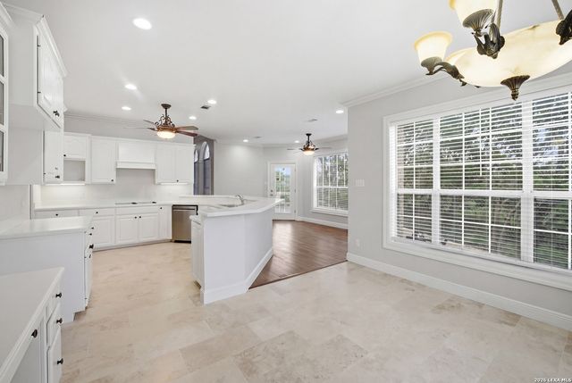 2003 VISTA RIDGE DR, Kerrville, TX 78028