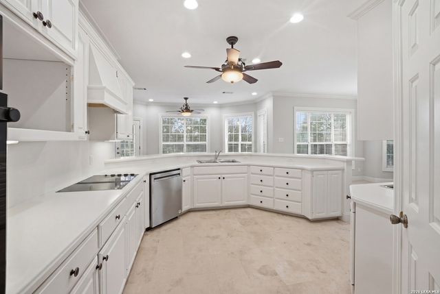 2003 VISTA RIDGE DR, Kerrville, TX 78028