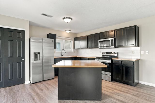 354 Kear Street, Lockbourne, OH 43137
