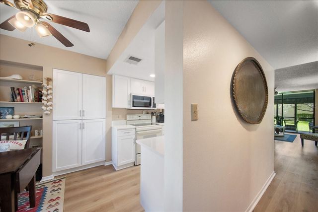 1316 PASADENA AVENUE S 104, South Pasadena, FL 33707