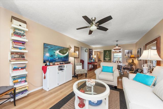 1316 PASADENA AVENUE S 104, South Pasadena, FL 33707