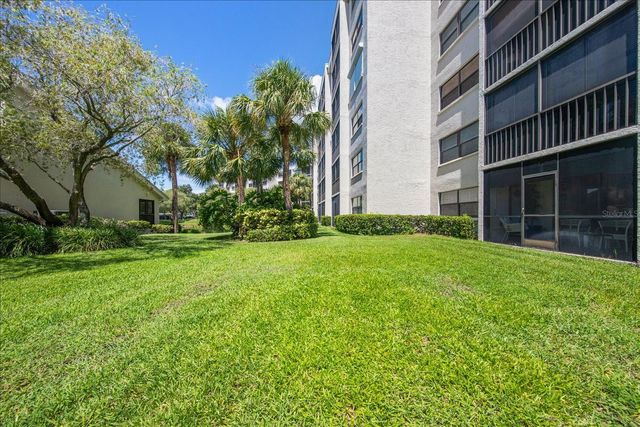 1316 PASADENA AVENUE S 104, South Pasadena, FL 33707