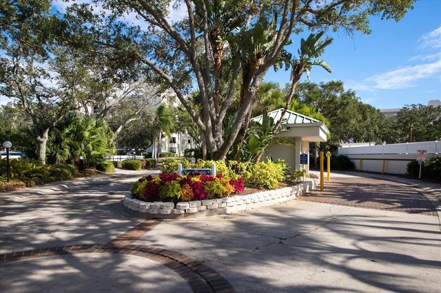 1316 PASADENA AVENUE S 104, South Pasadena, FL 33707