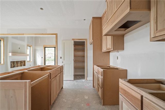17806 W 96th Street, Lenexa, KS 66219