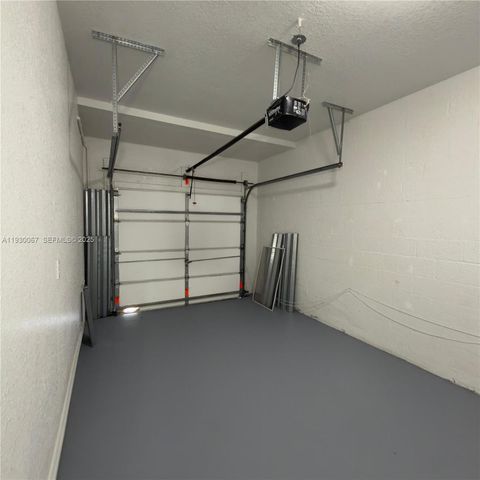 1692 SE 9th Ave 1692, Homestead, FL 33034