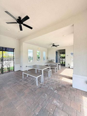 1692 SE 9th Ave 1692, Homestead, FL 33034