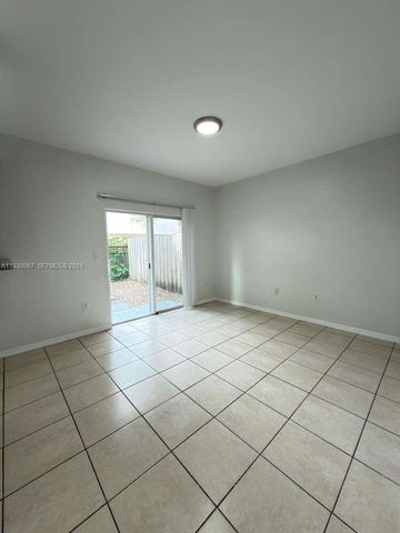 1692 SE 9th Ave 1692, Homestead, FL 33034