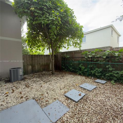 1692 SE 9th Ave 1692, Homestead, FL 33034