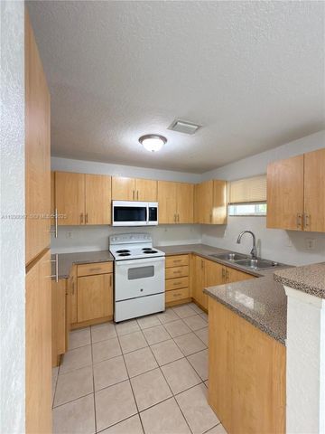 1692 SE 9th Ave 1692, Homestead, FL 33034