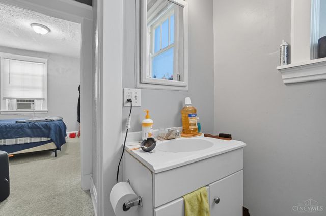 4614 Midland Avenue, Cincinnati, OH 45205