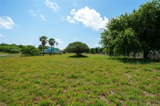 604 Woodhaven, Ingleside, TX 78362