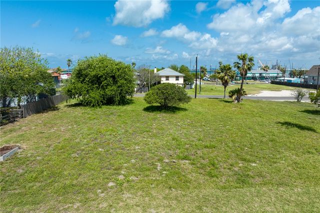 604 Woodhaven, Ingleside, TX 78362