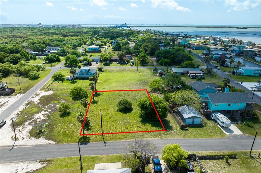 604 Woodhaven, Ingleside, TX 78362